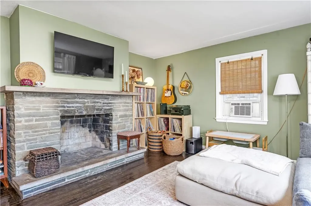 33 Malbone Street Providence RI 02908