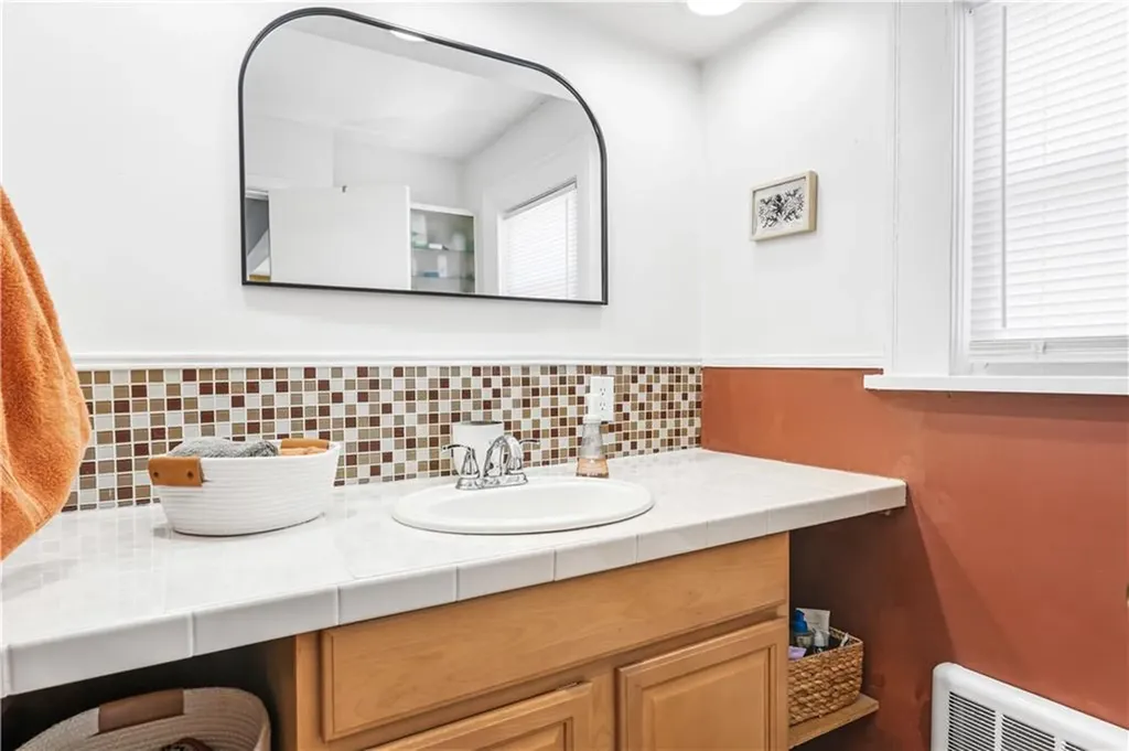 33 Malbone Street Providence RI 02908