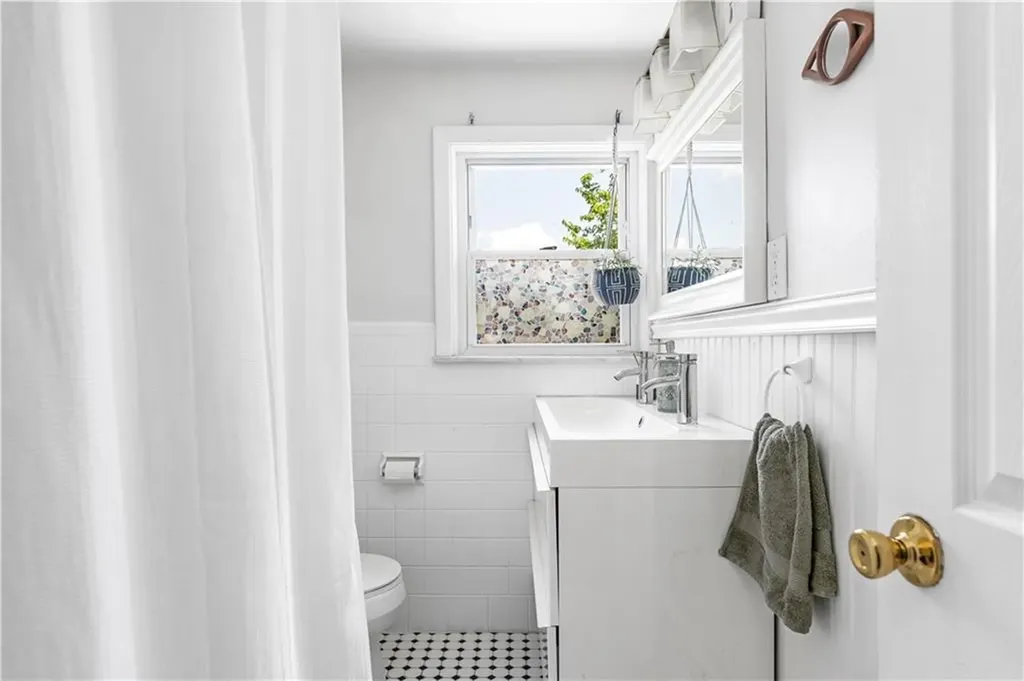 33 Malbone Street Providence RI 02908