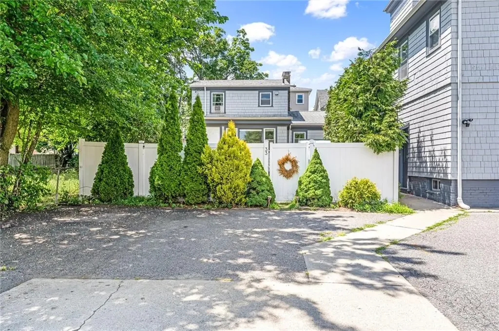 33 Malbone Street Providence RI 02908