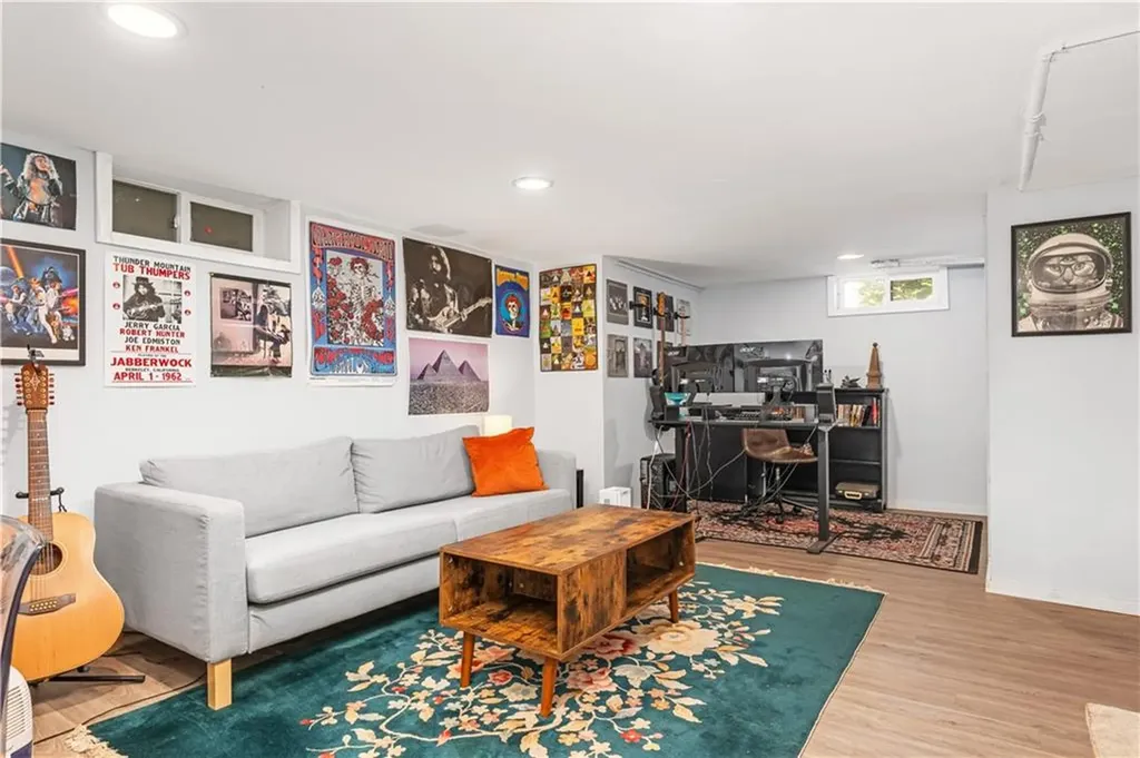 33 Malbone Street Providence RI 02908