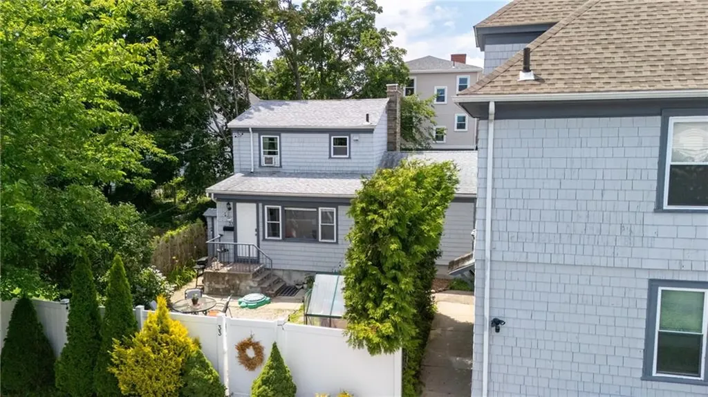 33 Malbone Street Providence RI 02908