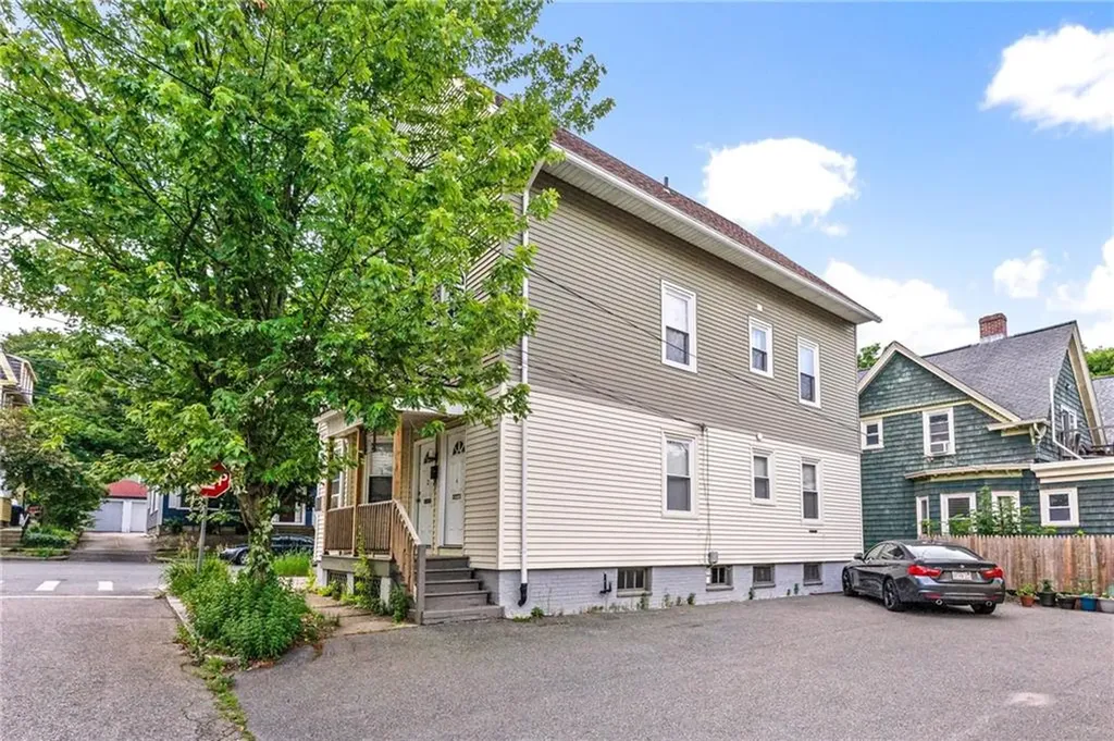 4 Poplar Street Providence RI 02906