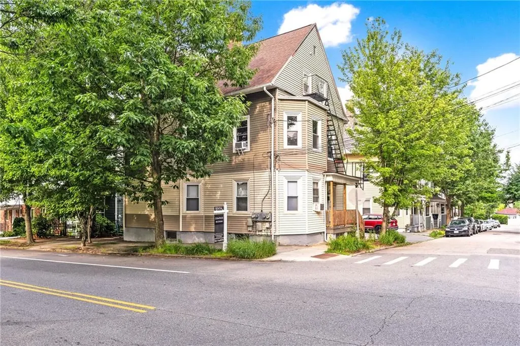 4 Poplar Street Providence RI 02906