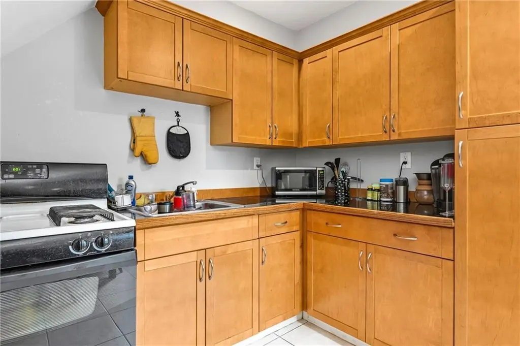 4 Poplar Street Providence RI 02906