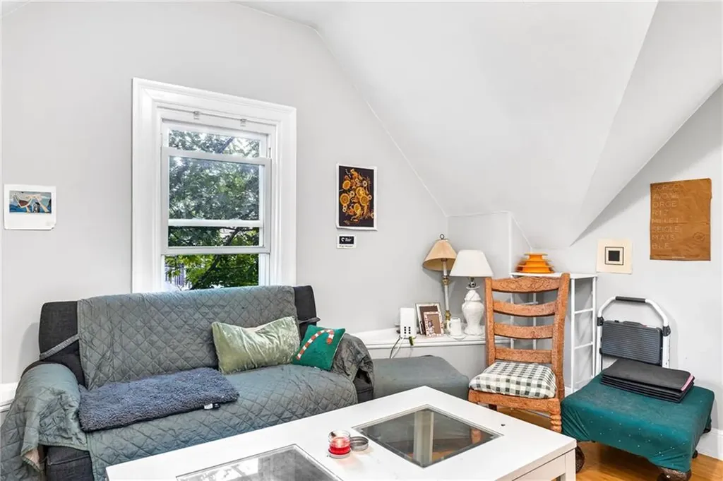 4 Poplar Street Providence RI 02906