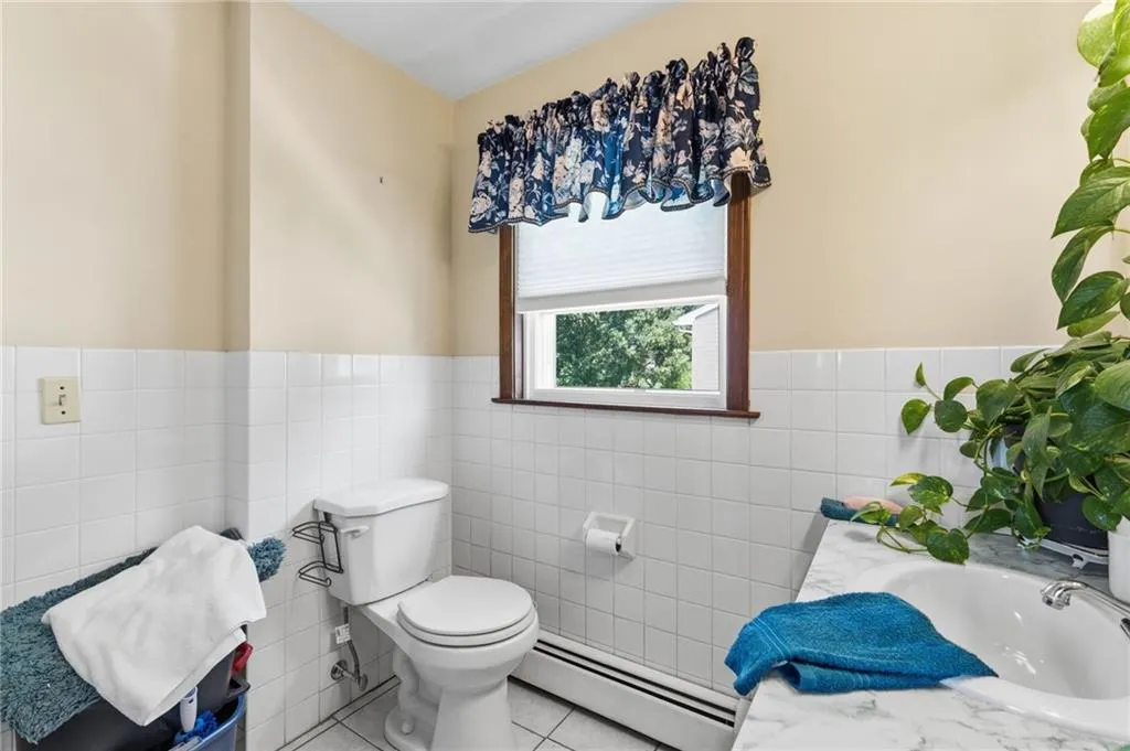 57 N View Avenue Cranston RI 02920