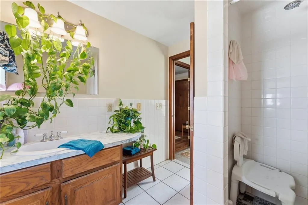 57 N View Avenue Cranston RI 02920