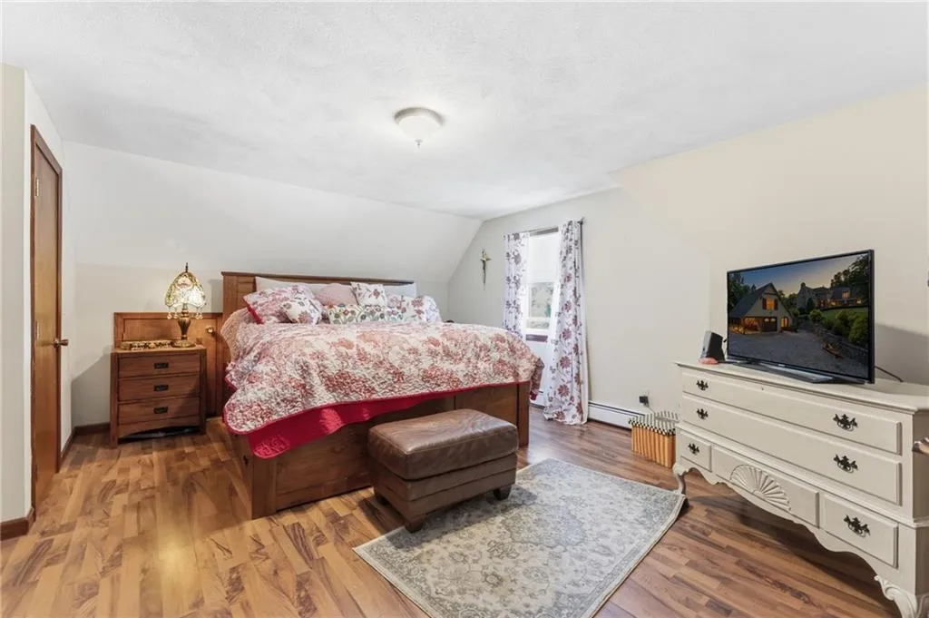 57 N View Avenue Cranston RI 02920