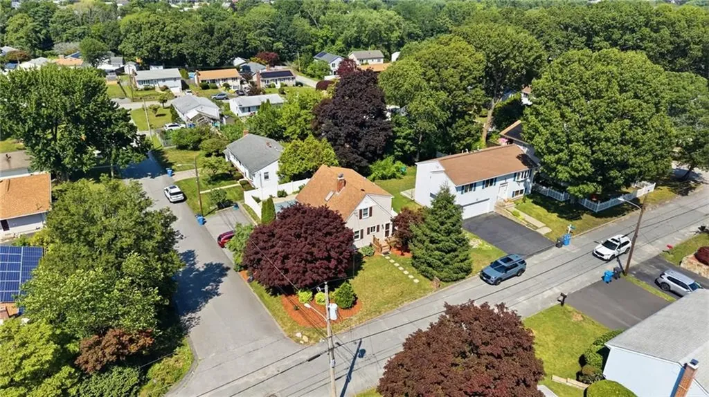 57 N View Avenue Cranston RI 02920