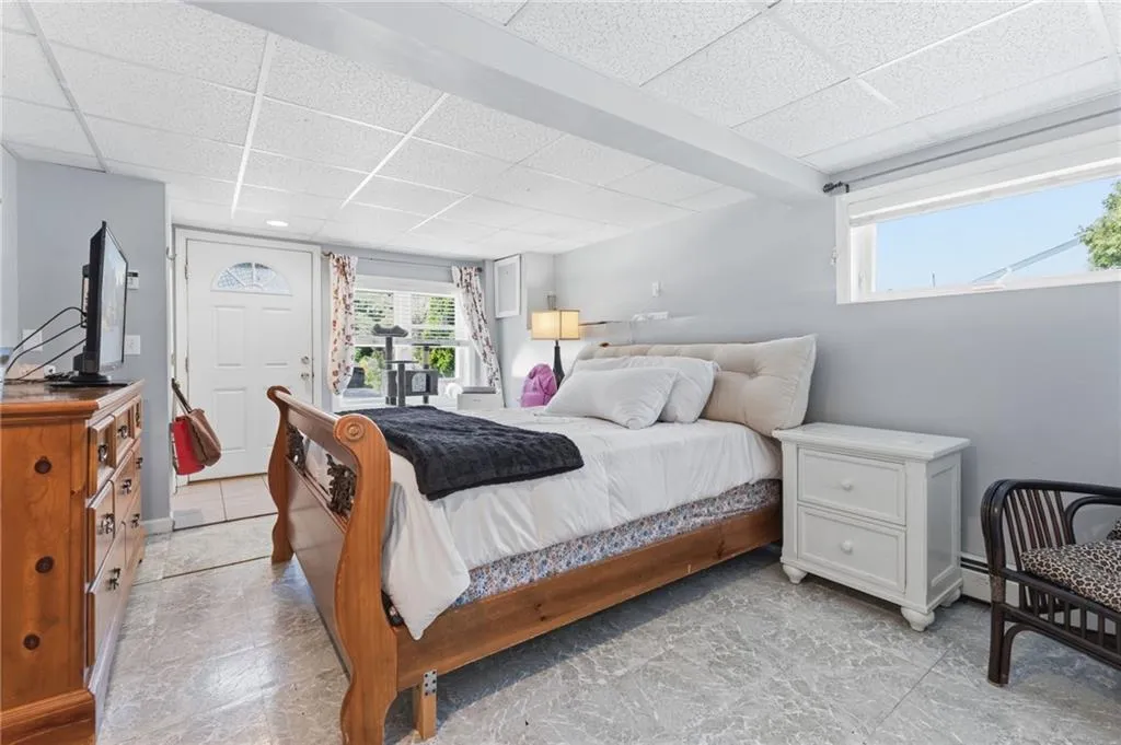 57 N View Avenue Cranston RI 02920