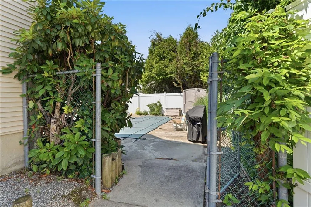 57 N View Avenue Cranston RI 02920