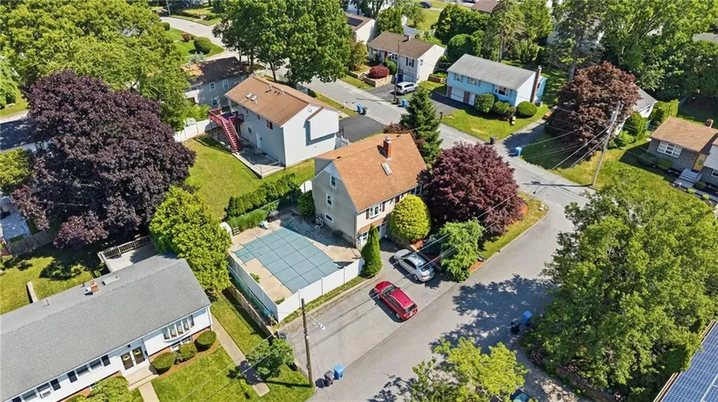 57 N View Avenue Cranston RI 02920