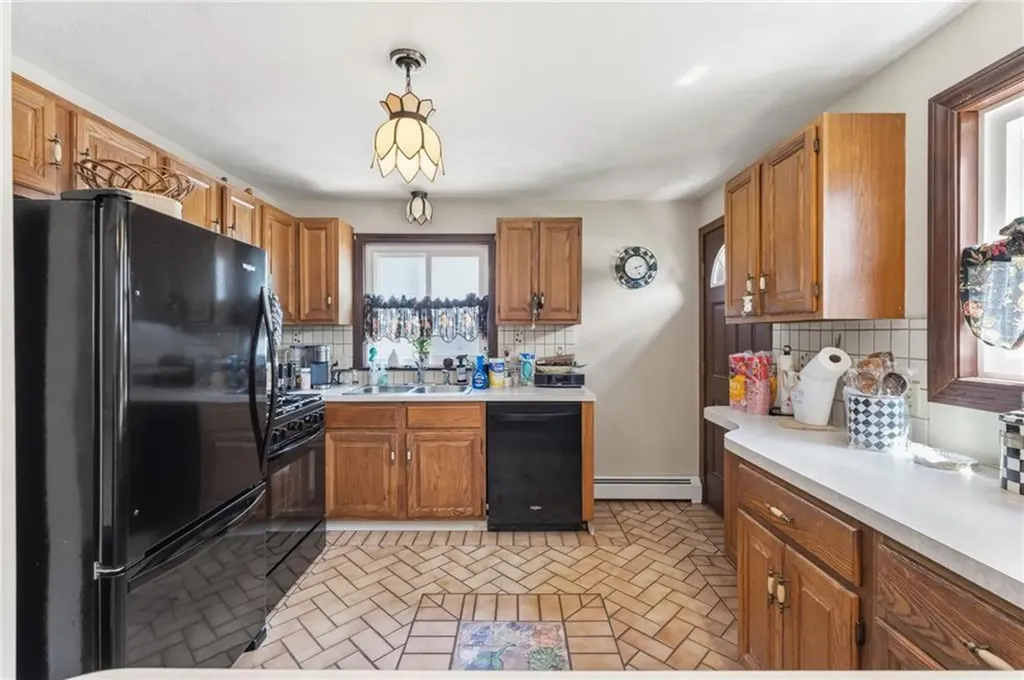 57 N View Avenue Cranston RI 02920