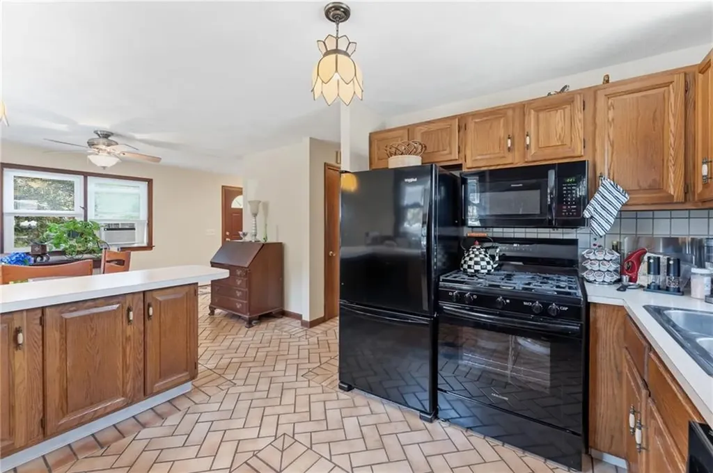 57 N View Avenue Cranston RI 02920