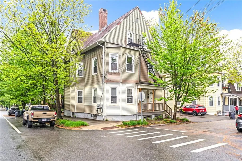 2 Poplar Street Providence RI 02906