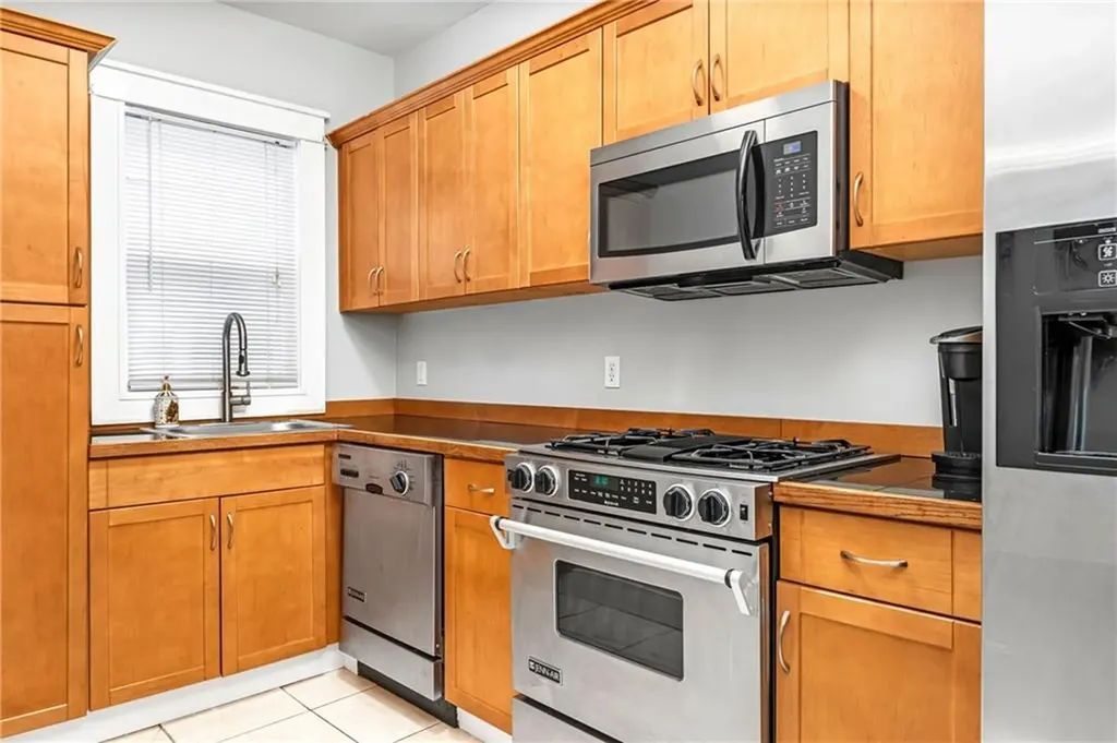 2 Poplar Street Providence RI 02906