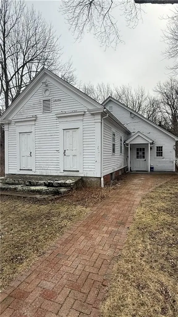 81 A Moosup Valley Road Foster RI 02825