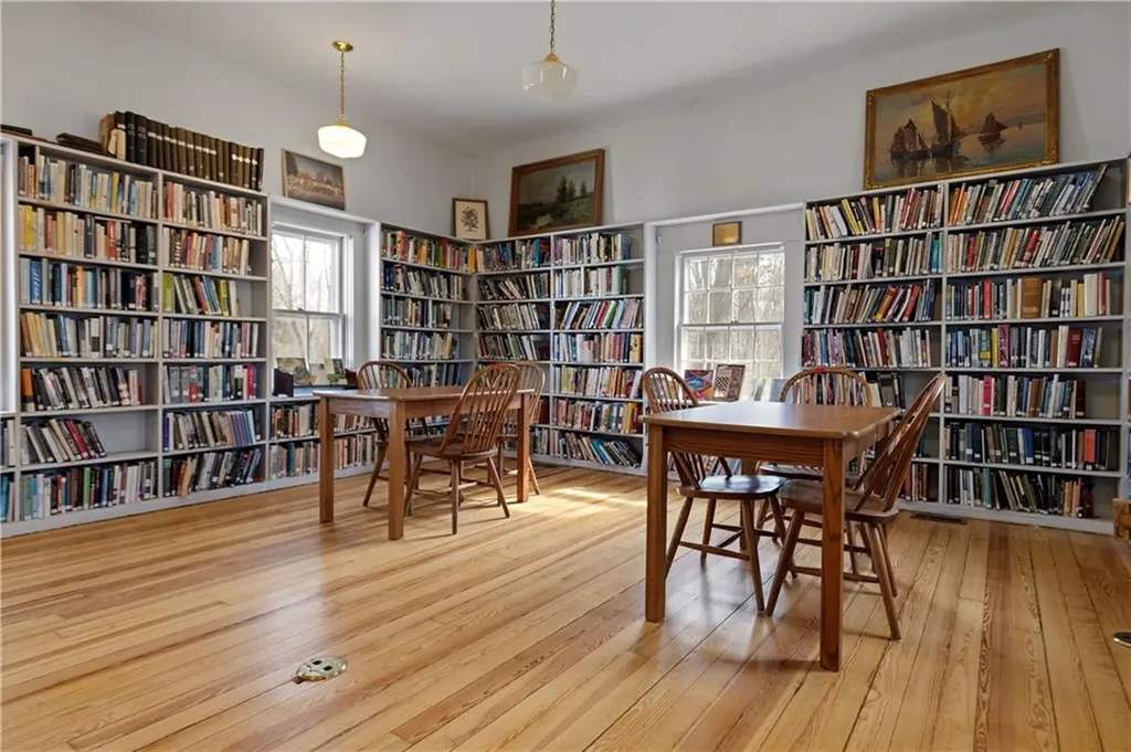 81 A Moosup Valley Road Foster RI 02825
