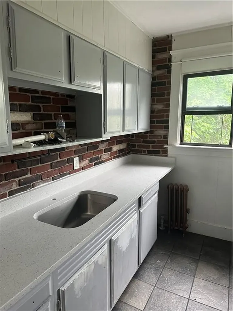 58 60 Taft Avenue Providence RI 02906