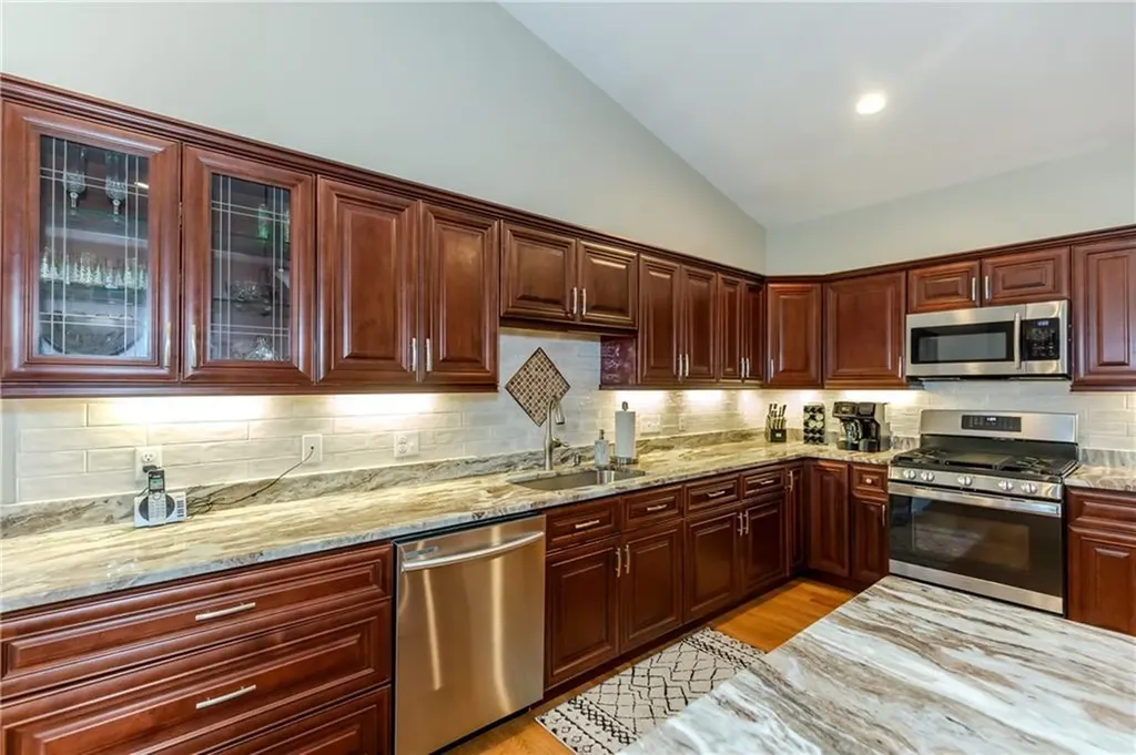 11 Morgan Lane Smithfield RI 02917