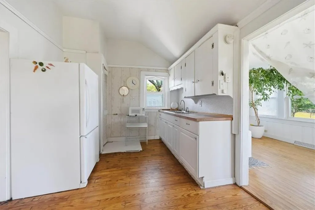 286 Namquid Drive Warwick RI 02888