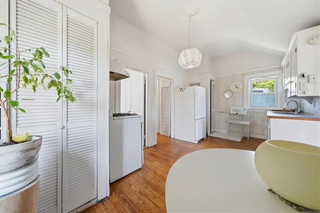 286 Namquid Drive Warwick RI 02888
