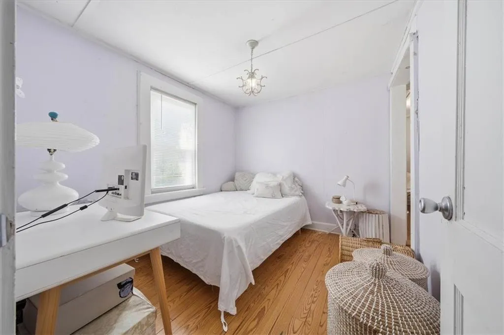 286 Namquid Drive Warwick RI 02888