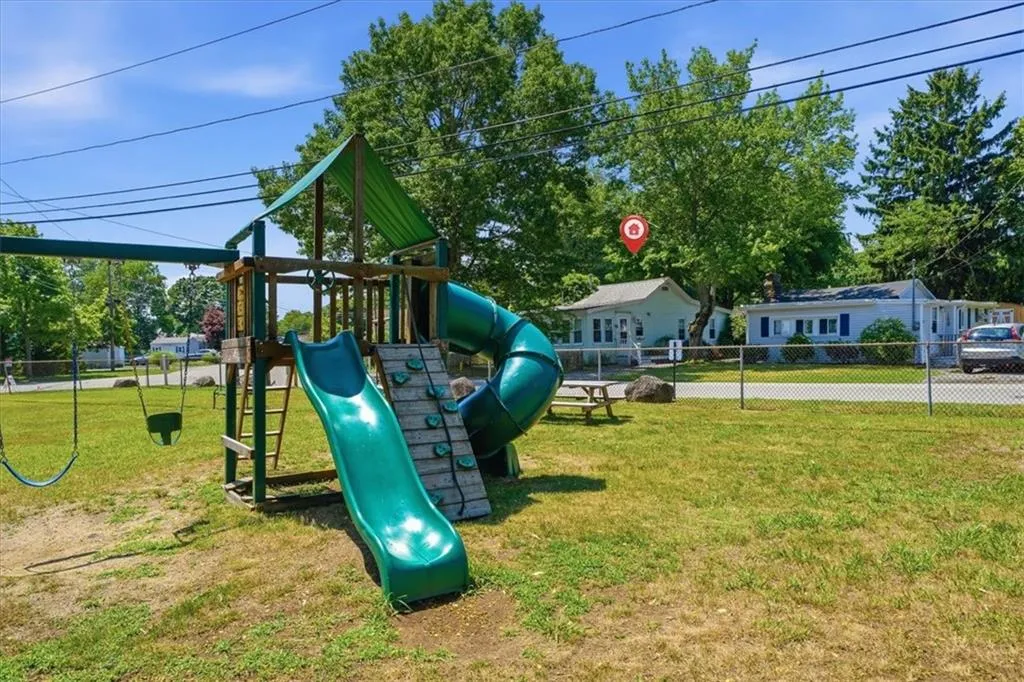 286 Namquid Drive Warwick RI 02888