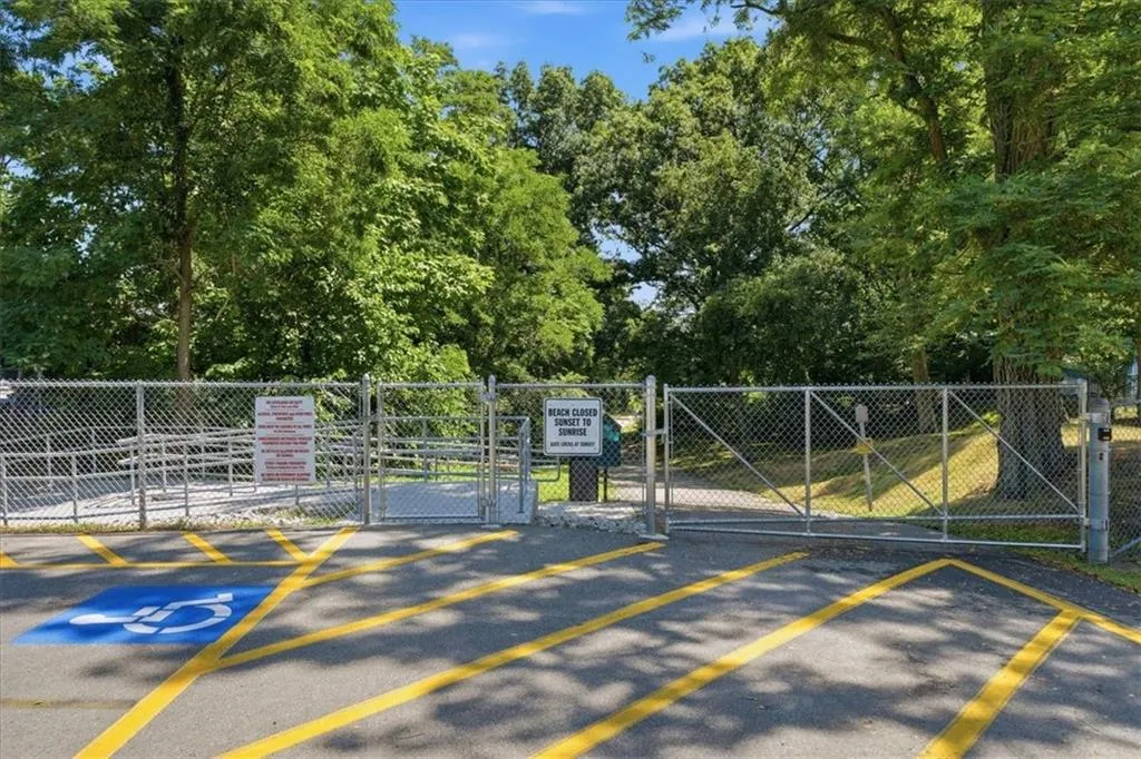 286 Namquid Drive Warwick RI 02888