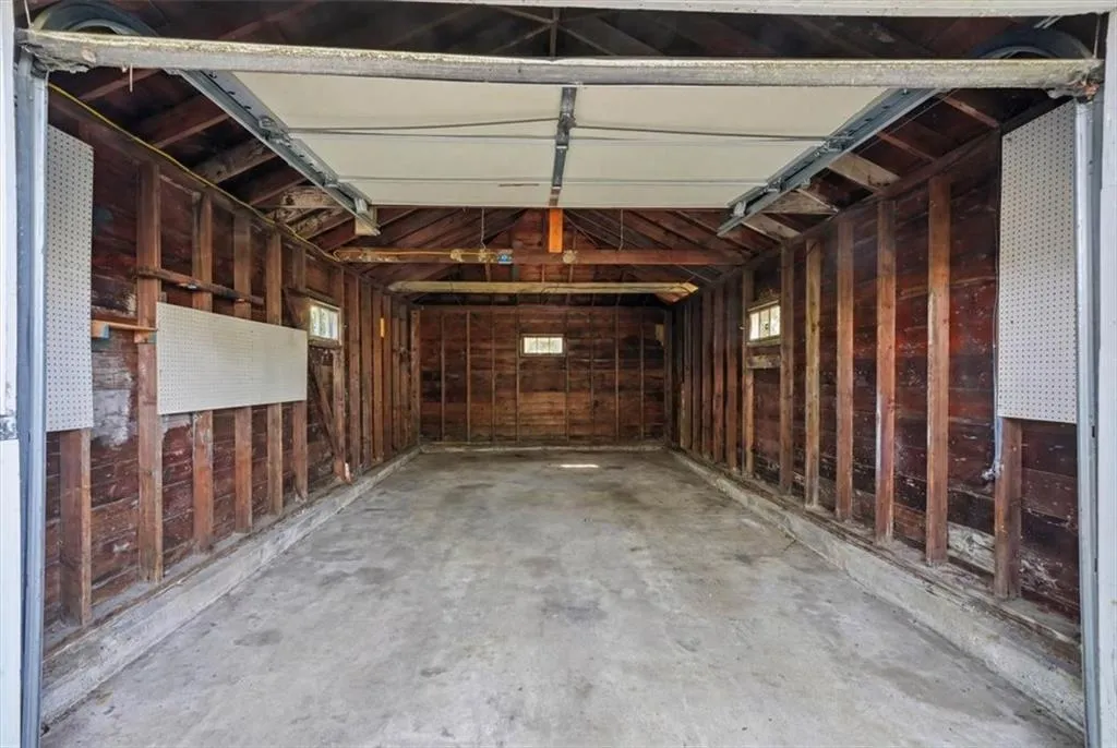 286 Namquid Drive Warwick RI 02888