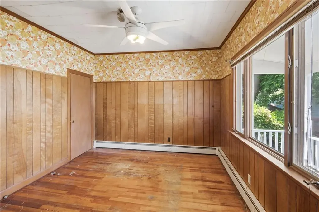 400 406 Thames Street Bristol RI 02809