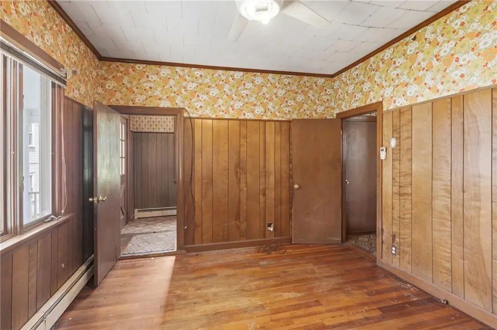 400 406 Thames Street Bristol RI 02809