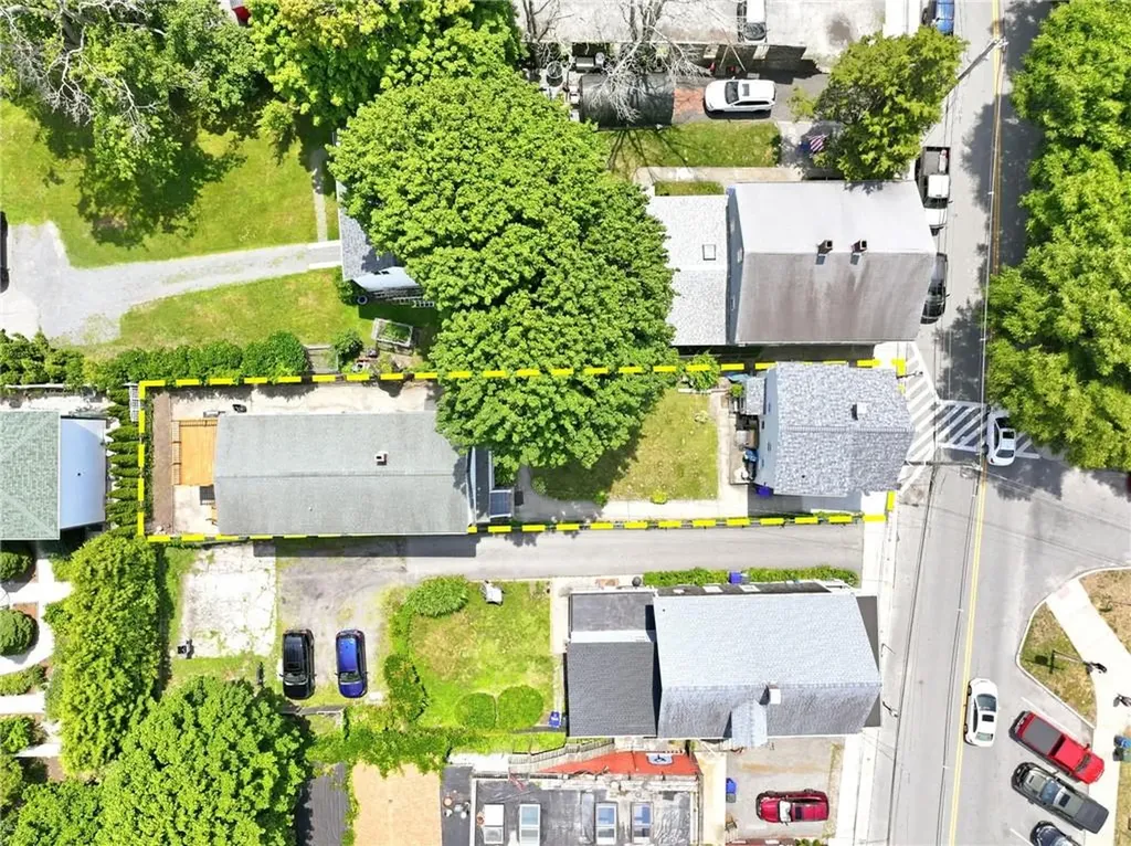 400 406 Thames Street Bristol RI 02809