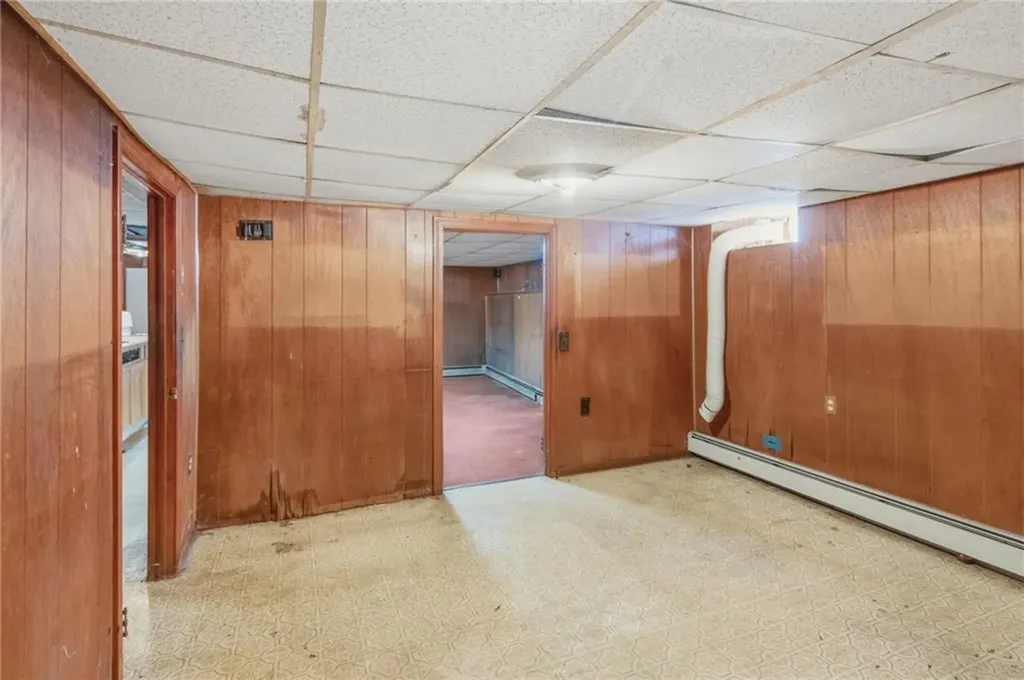 400 406 Thames Street Bristol RI 02809