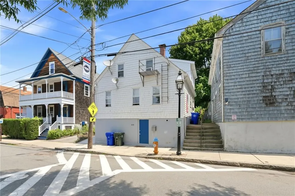 400 406 Thames Street Bristol RI 02809