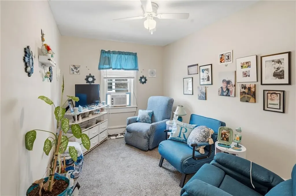 400 406 Thames Street Bristol RI 02809