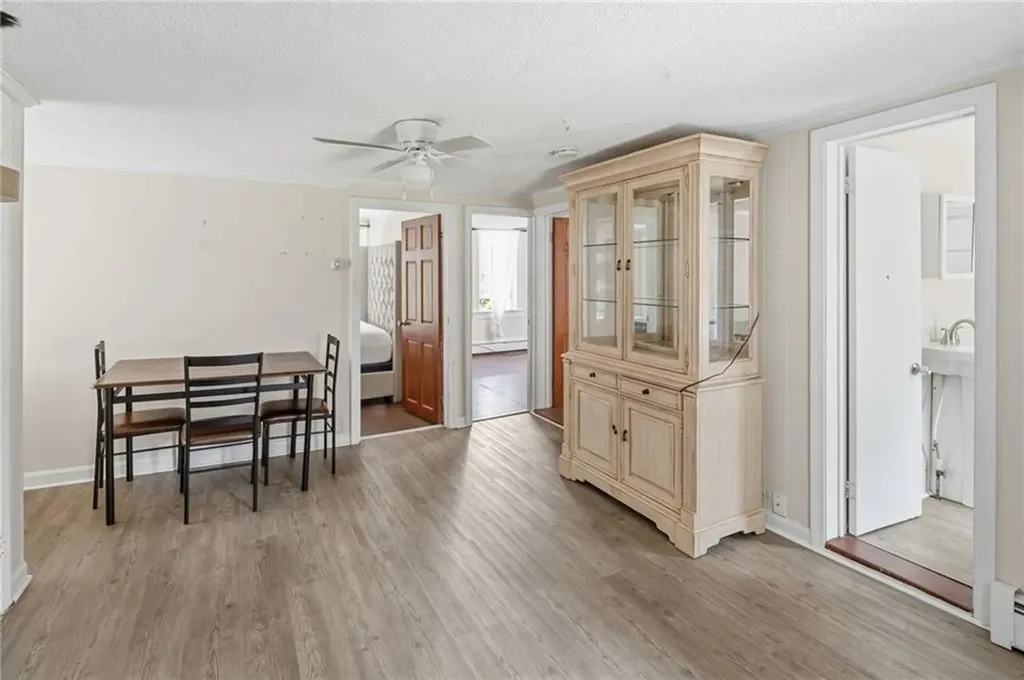 400 406 Thames Street Bristol RI 02809