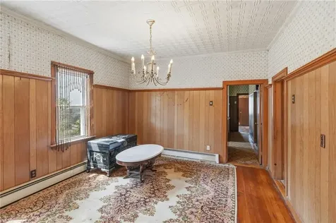 400 406 Thames Street Bristol RI 02809