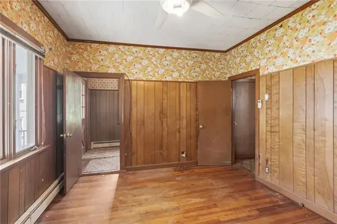 400 406 Thames Street Bristol RI 02809