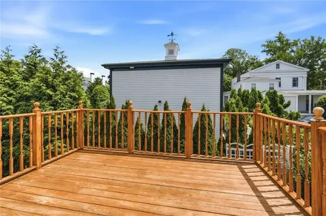 400 406 Thames Street Bristol RI 02809