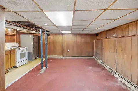 400 406 Thames Street Bristol RI 02809