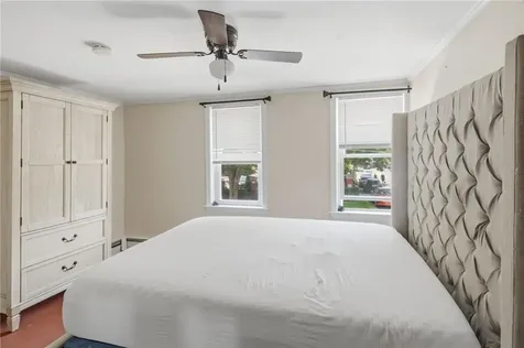 400 406 Thames Street Bristol RI 02809