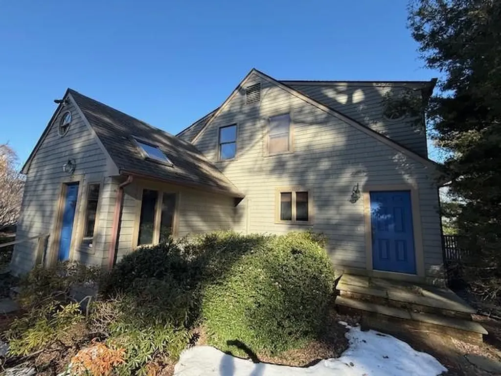 37 Ferry Road North Kingstown RI 02874