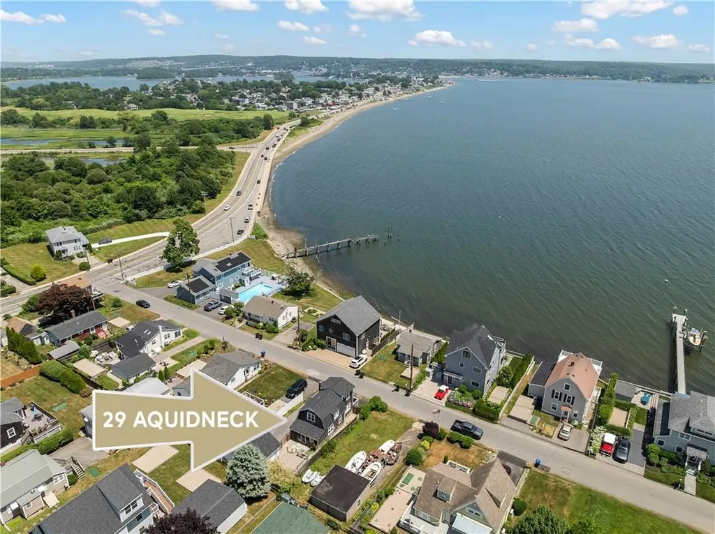 29 Aquidneck Avenue Portsmouth RI 02871