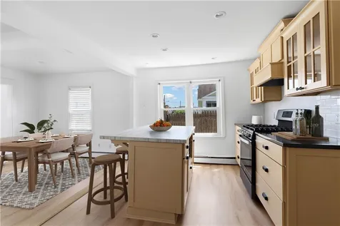29 Aquidneck Avenue Portsmouth RI 02871