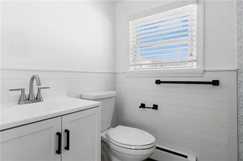 29 Aquidneck Avenue Portsmouth RI 02871