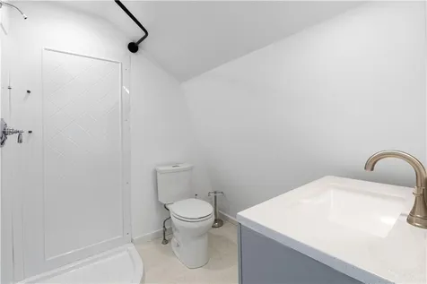 29 Aquidneck Avenue Portsmouth RI 02871