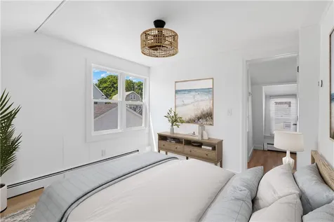 29 Aquidneck Avenue Portsmouth RI 02871