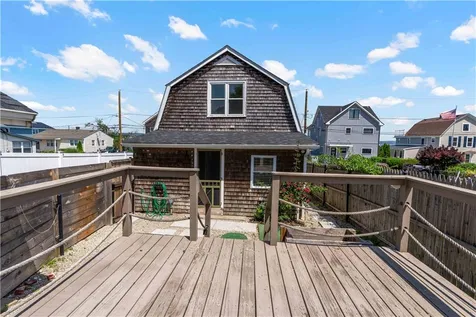 29 Aquidneck Avenue Portsmouth RI 02871